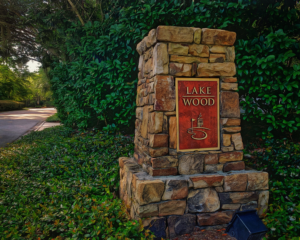 Lakewood neighborhood entrance